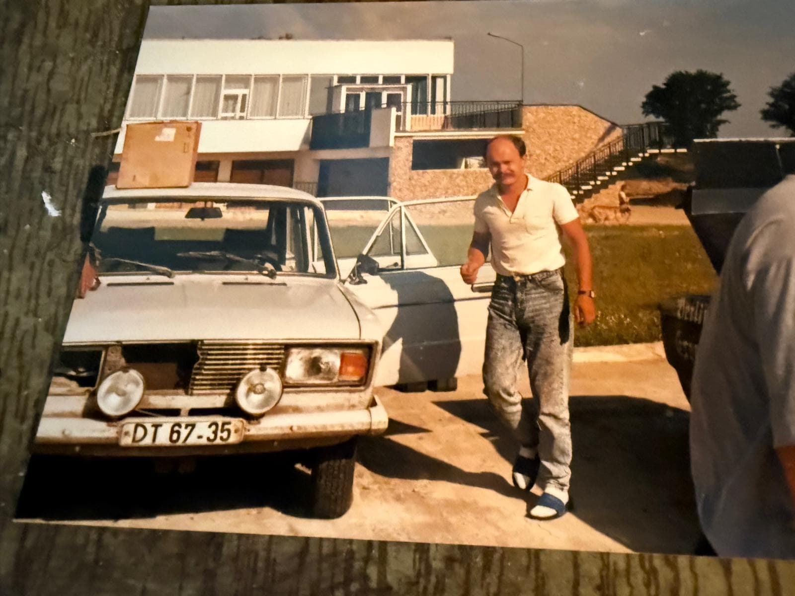 Archivfoto des Fahrzeugs vor dem Rennumbau